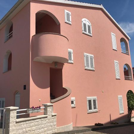 וודיצה Apartments Irena מראה חיצוני תמונה