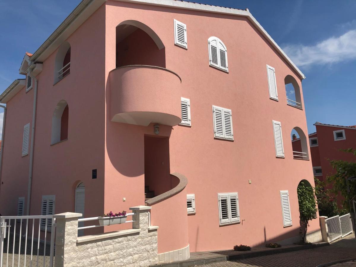 וודיצה Apartments Irena מראה חיצוני תמונה