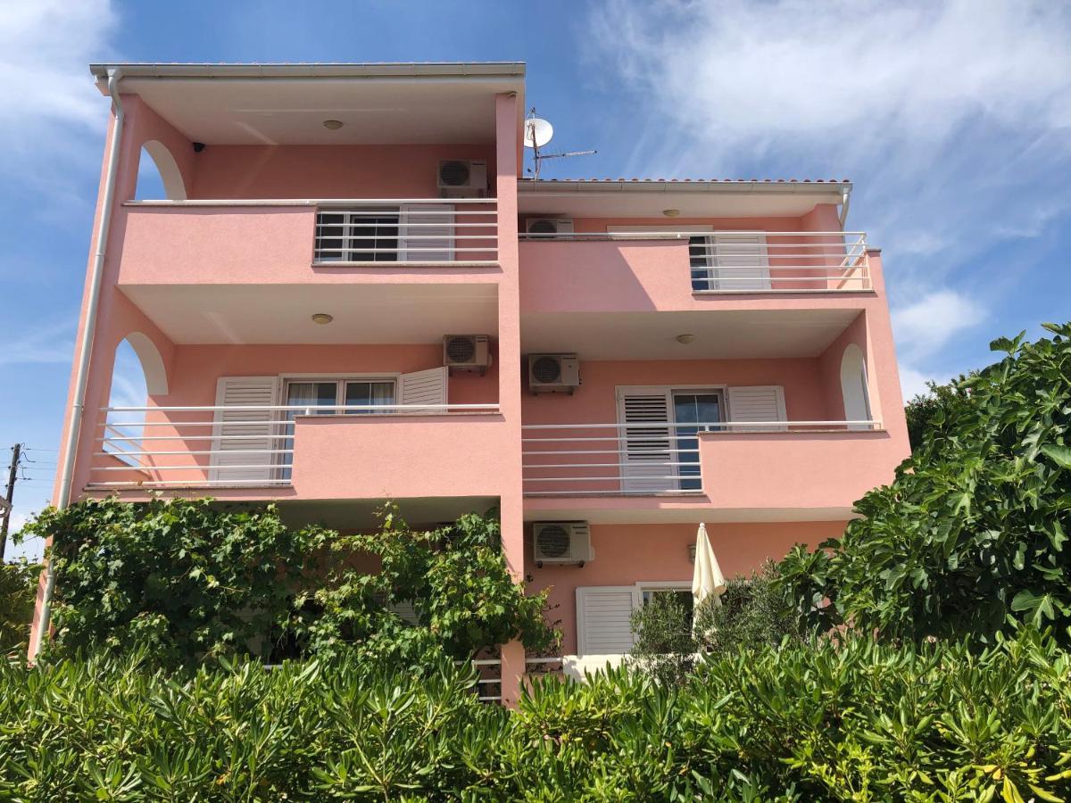 וודיצה Apartments Irena מראה חיצוני תמונה